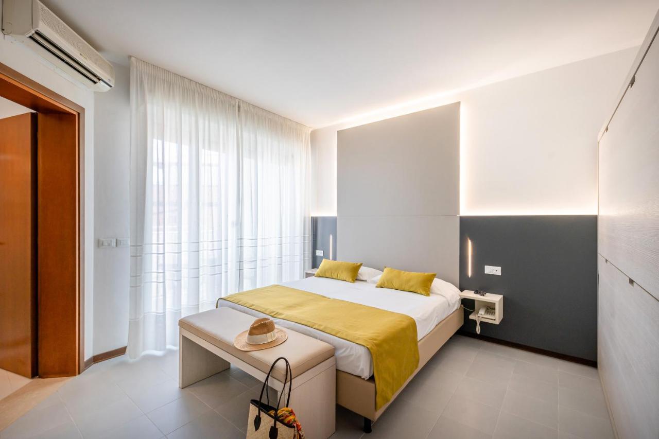 Hotel Marisa Каорле Екстер'єр фото