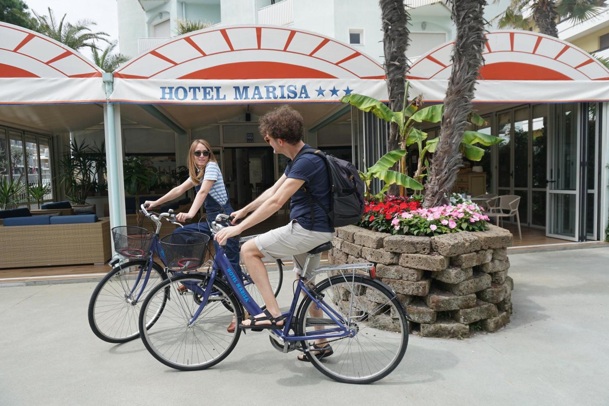 Hotel Marisa Каорле Екстер'єр фото