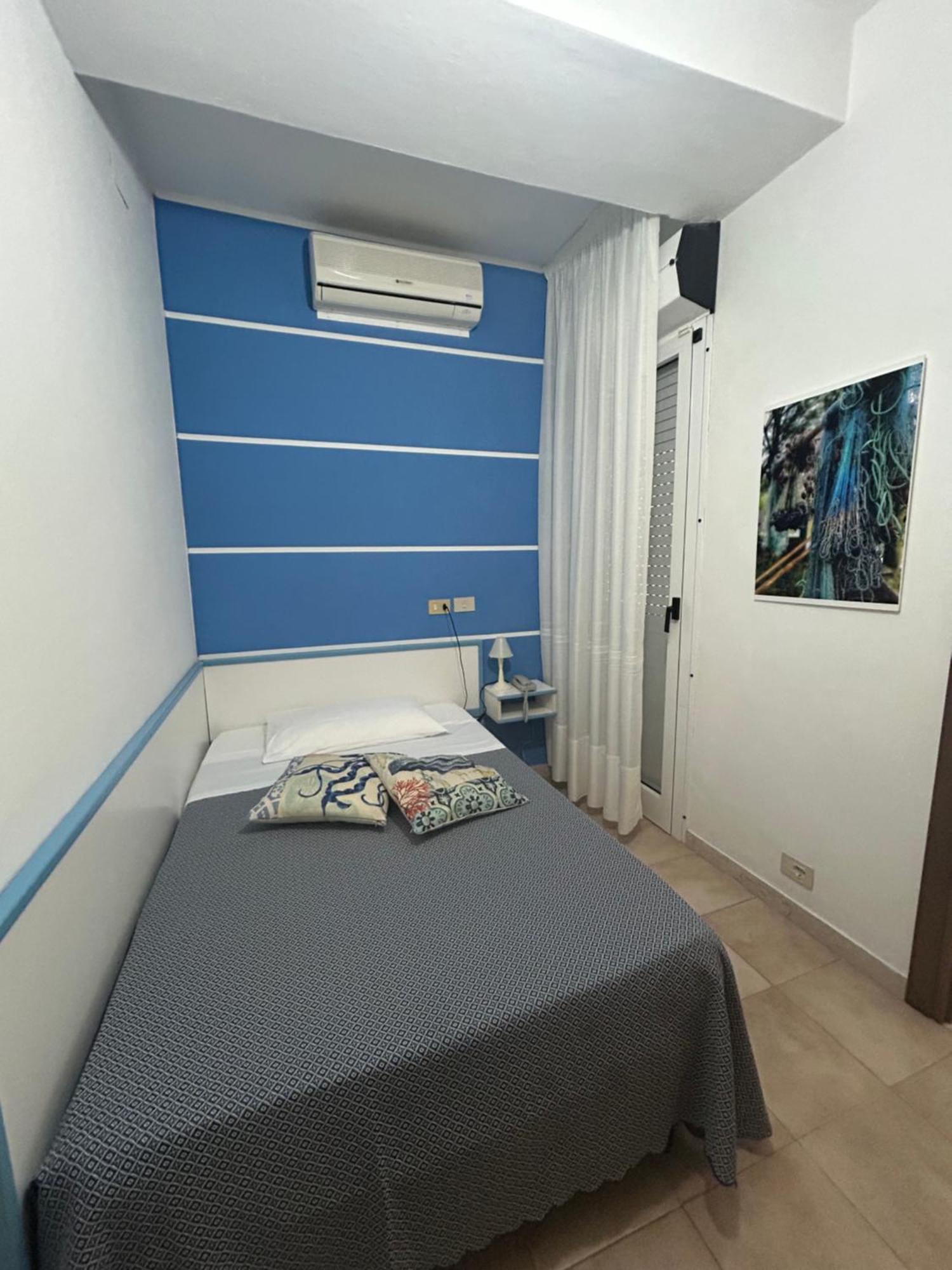 Hotel Marisa Каорле Екстер'єр фото