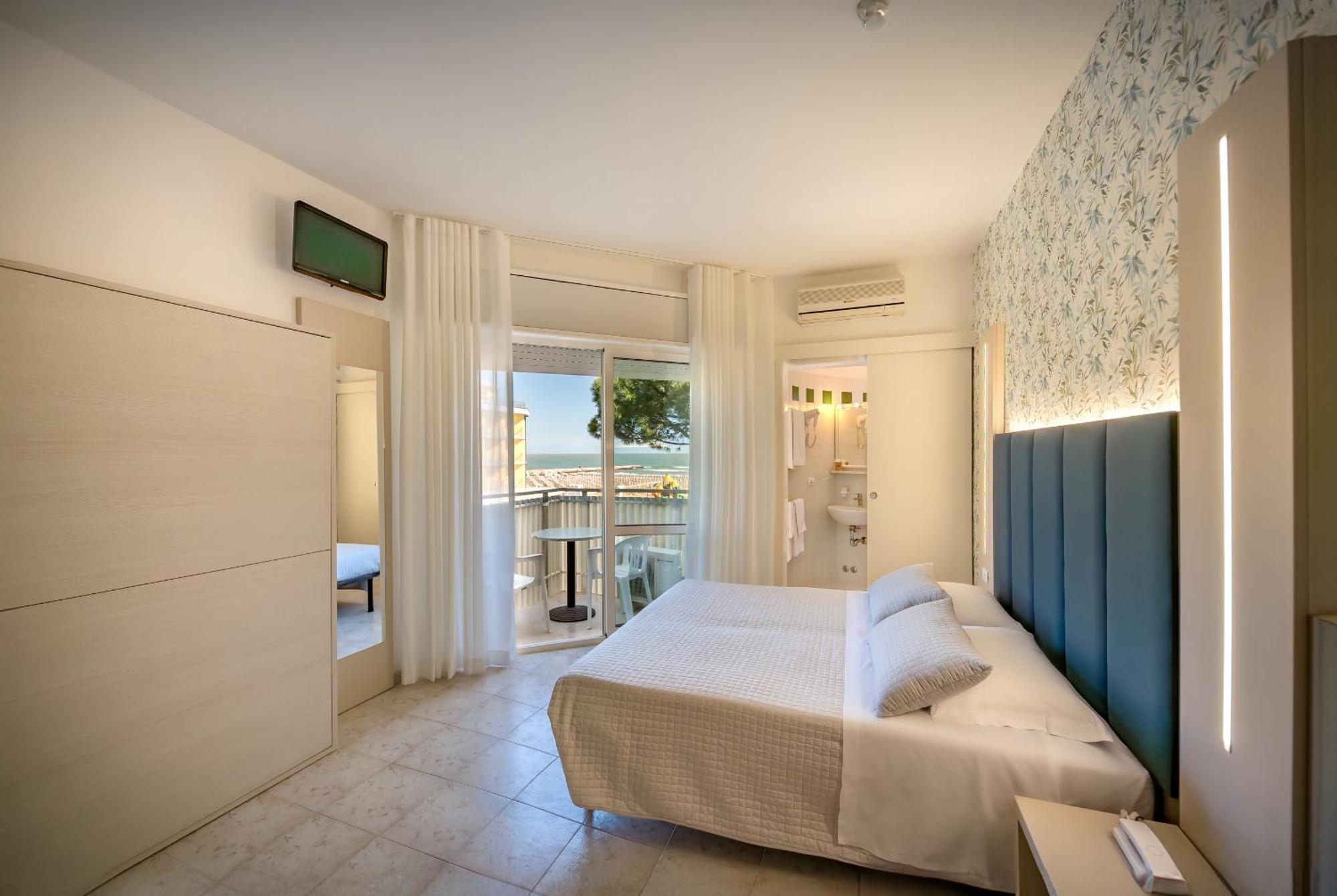 Hotel Marisa Каорле Екстер'єр фото